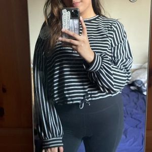 Oversized crop top wit cinched hem size M/L/XL